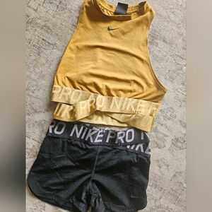 Nike Pro Workout Set